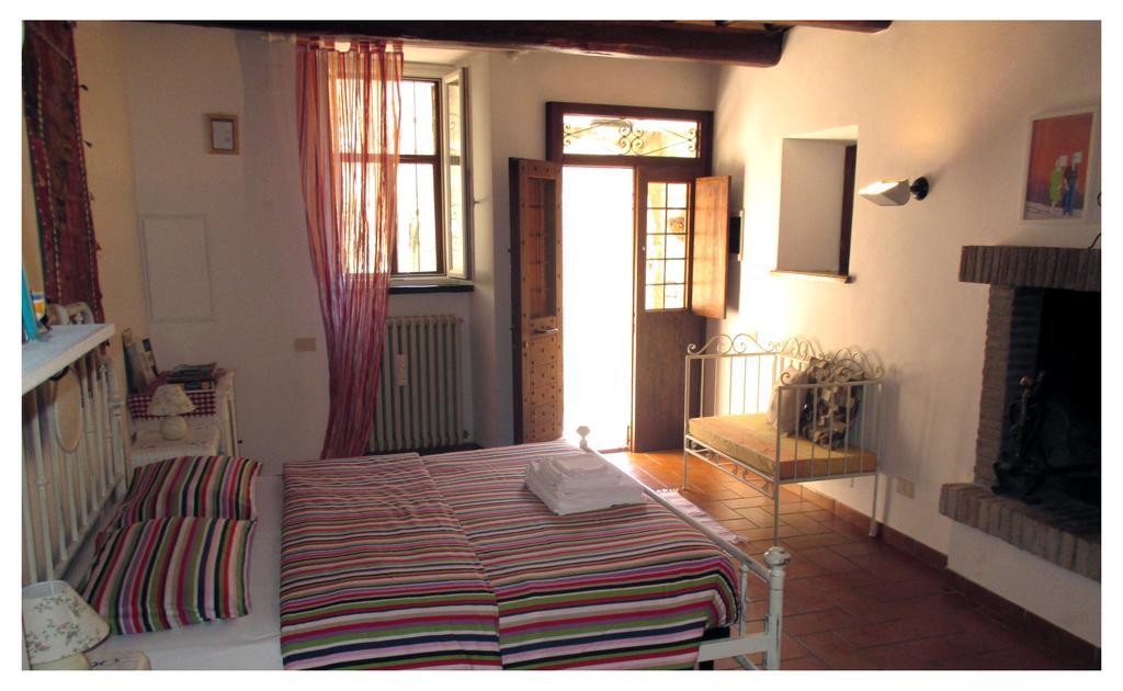 Bed and Breakfast Vico Del Poeta Assisi Zimmer foto