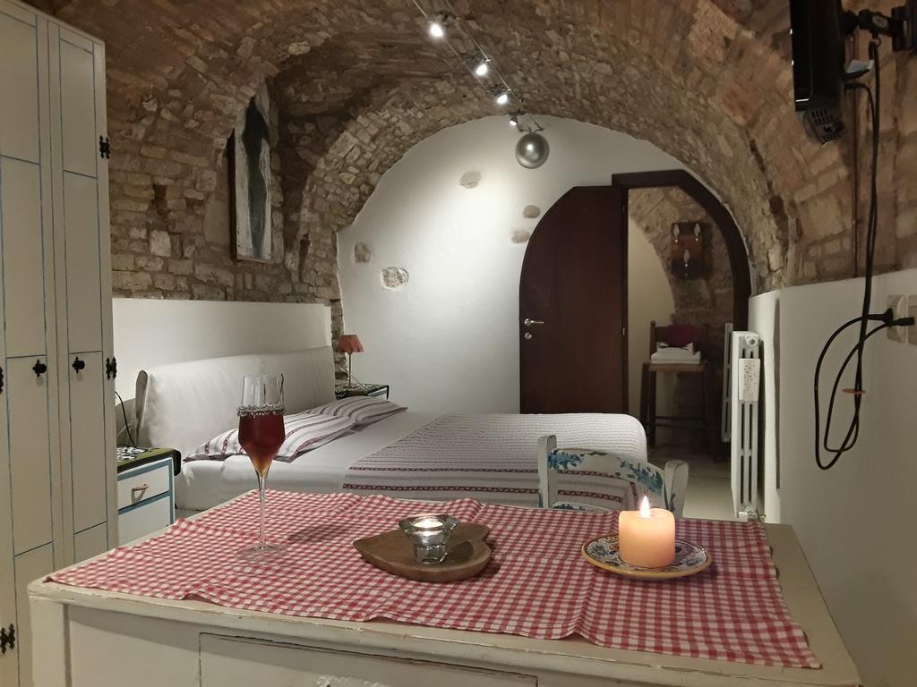 Bed and Breakfast Vico Del Poeta Assisi Exterior foto